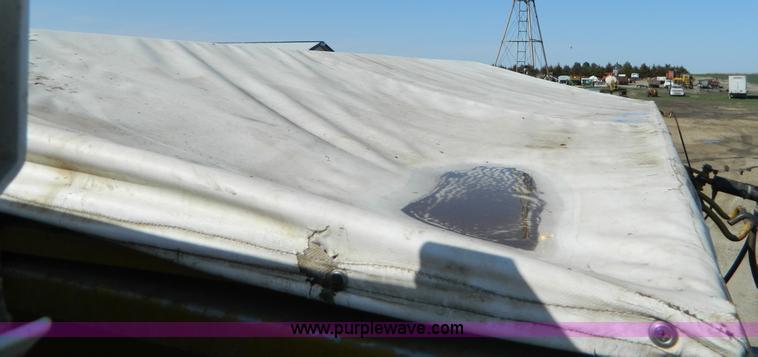 image for item B3557 1995 Ag-Chem TerraGator 1844 self propelled dry applicator