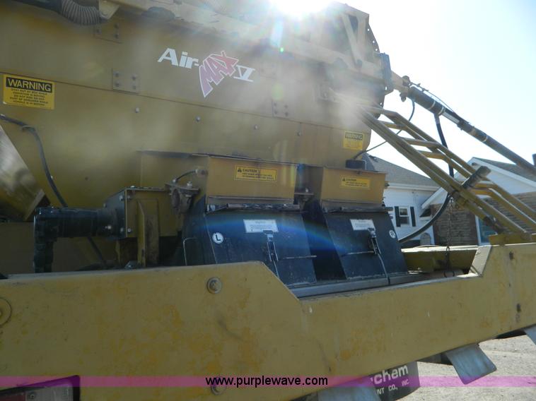 image for item B3557 1995 Ag-Chem TerraGator 1844 self propelled dry applicator