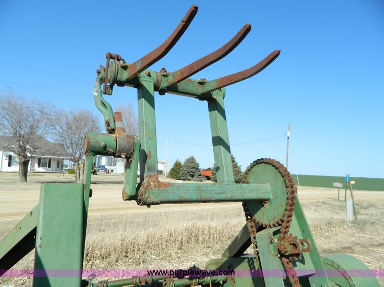 image for item B3558 John Deere square baler