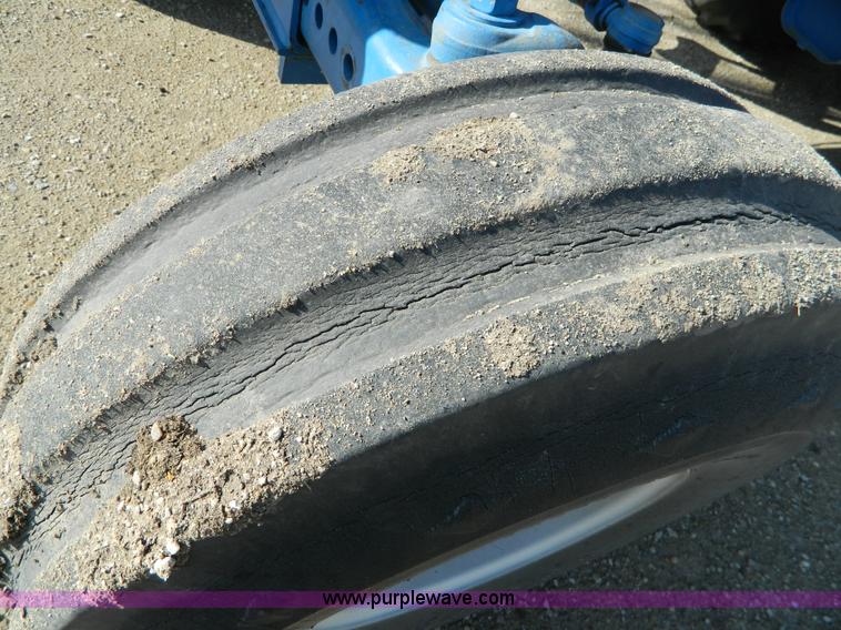 image for item B3561 1991 Ford 8730 tractor