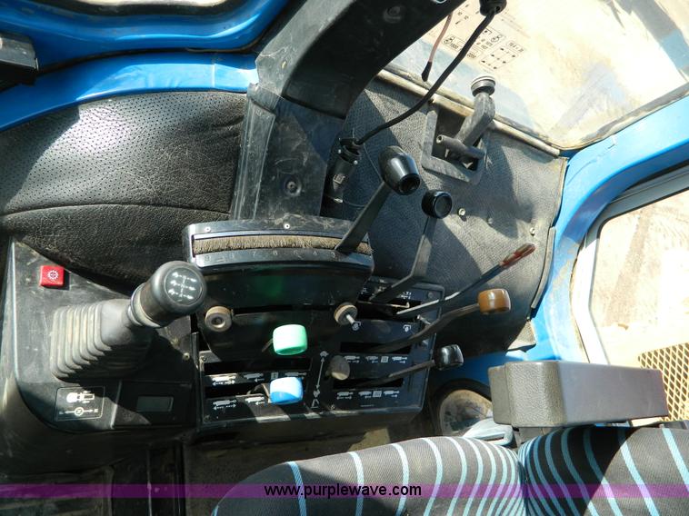 image for item B3561 1991 Ford 8730 tractor