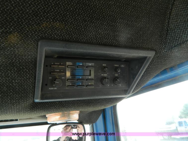 image for item B3561 1991 Ford 8730 tractor