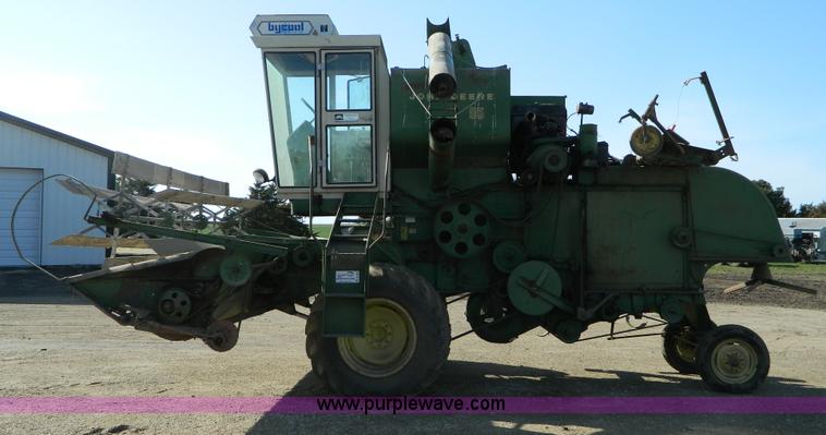 image for item B3562 John Deere 55 combine