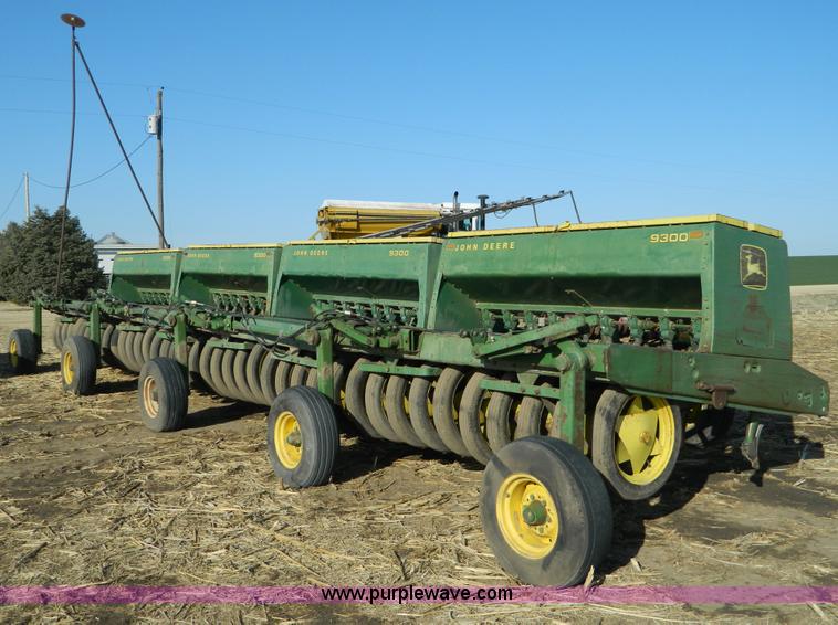 image for item B3563 John Deere 9300H hoe drills