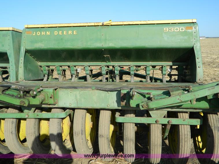image for item B3563 John Deere 9300H hoe drills