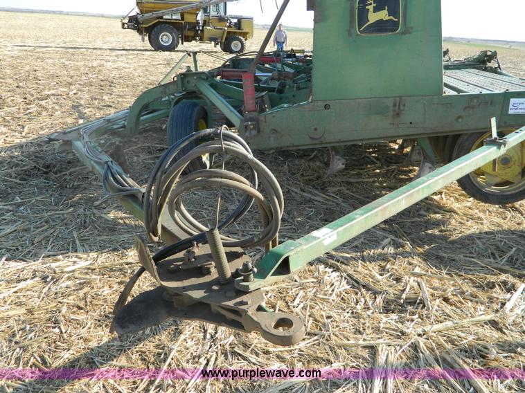 image for item B3563 John Deere 9300H hoe drills