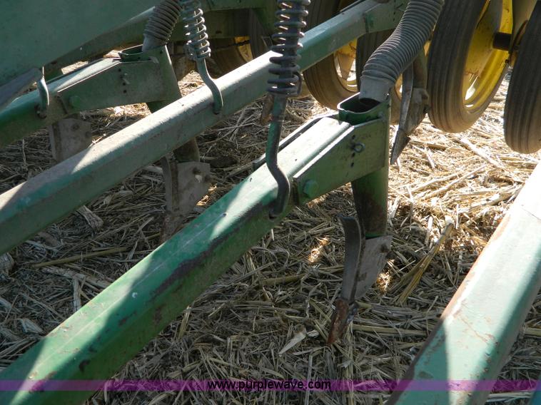image for item B3563 John Deere 9300H hoe drills