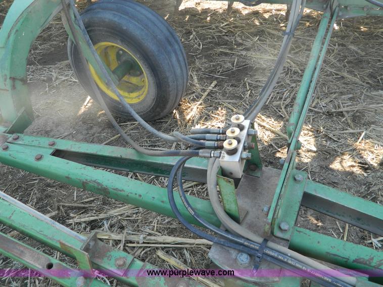 image for item B3563 John Deere 9300H hoe drills