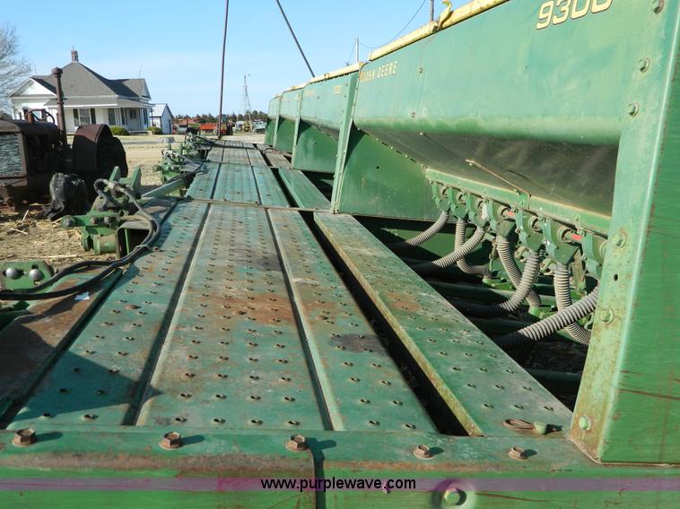 image for item B3563 John Deere 9300H hoe drills
