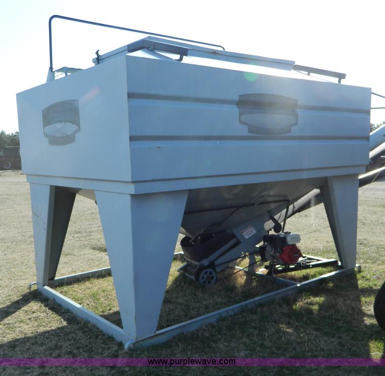 image for item B3564 Convey All BT240 seed tender