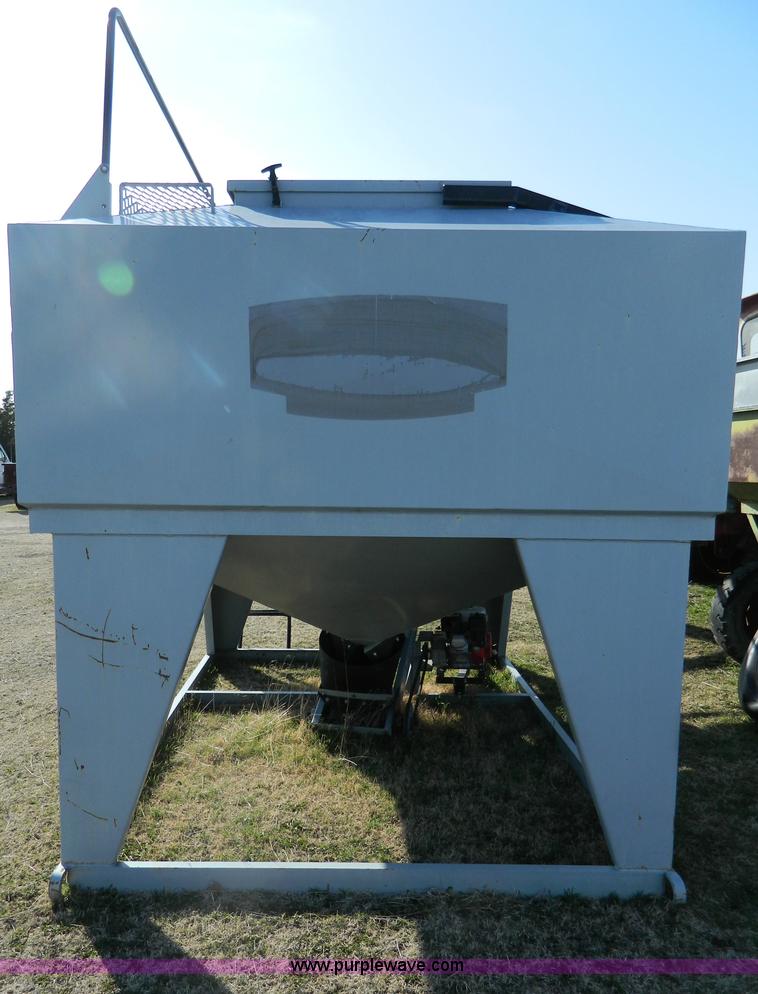 image for item B3564 Convey All BT240 seed tender