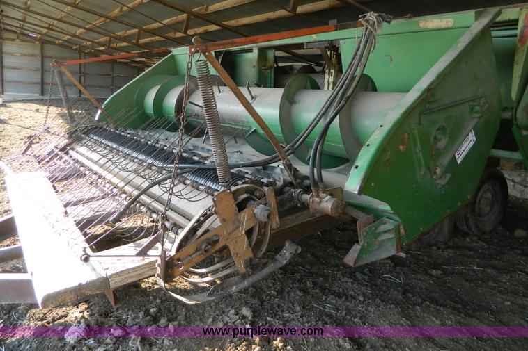 image for item B3568 John Deere pickup reel