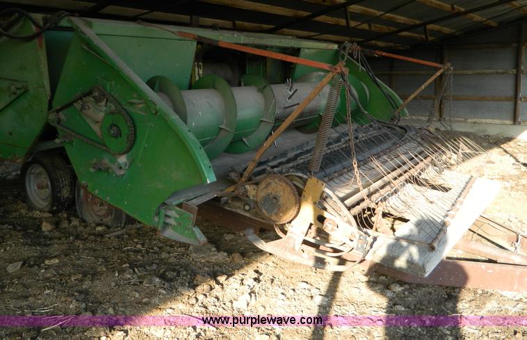 image for item B3568 John Deere pickup reel