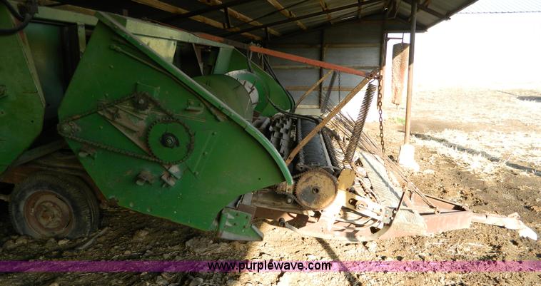 image for item B3568 John Deere pickup reel