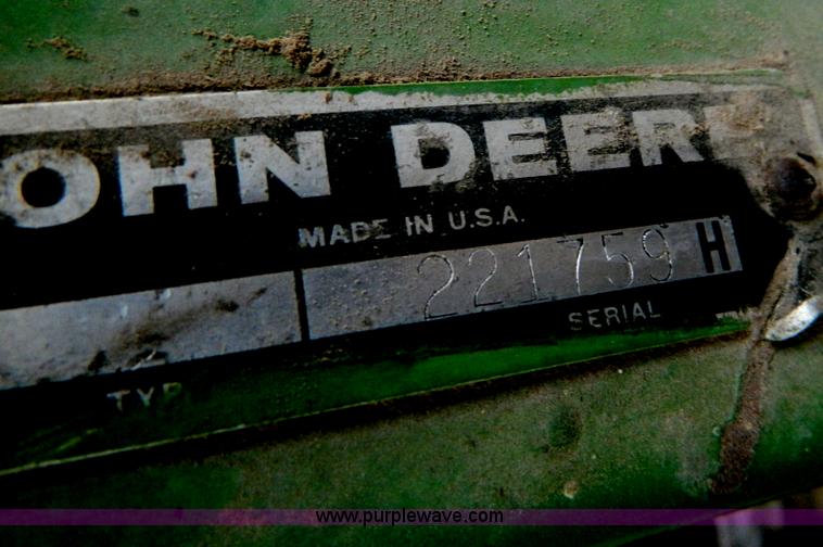 image for item B3568 John Deere pickup reel