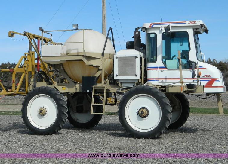 image for item B3569 1997 Tyler Patriot XL self propelled sprayer