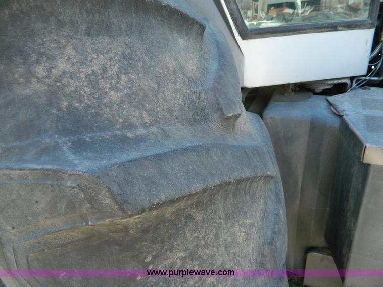 image for item B3592 1982 White 2-155 III MFWD tractor