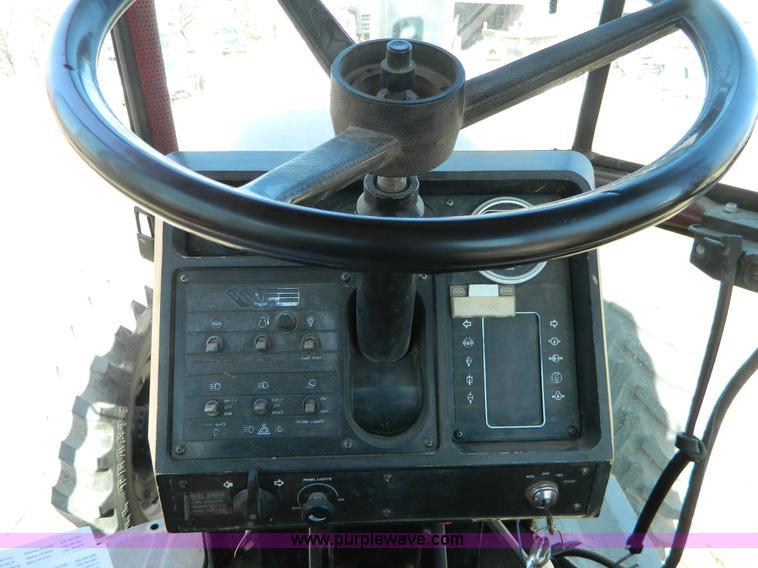 image for item B3592 1982 White 2-155 III MFWD tractor