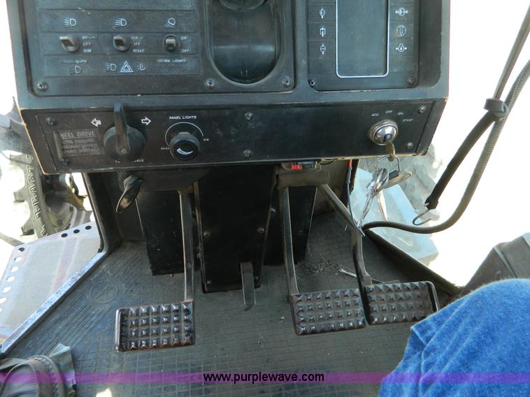 image for item B3592 1982 White 2-155 III MFWD tractor