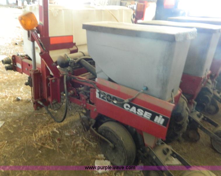 image for item B3594 2002 Case IH 1200 six row planter