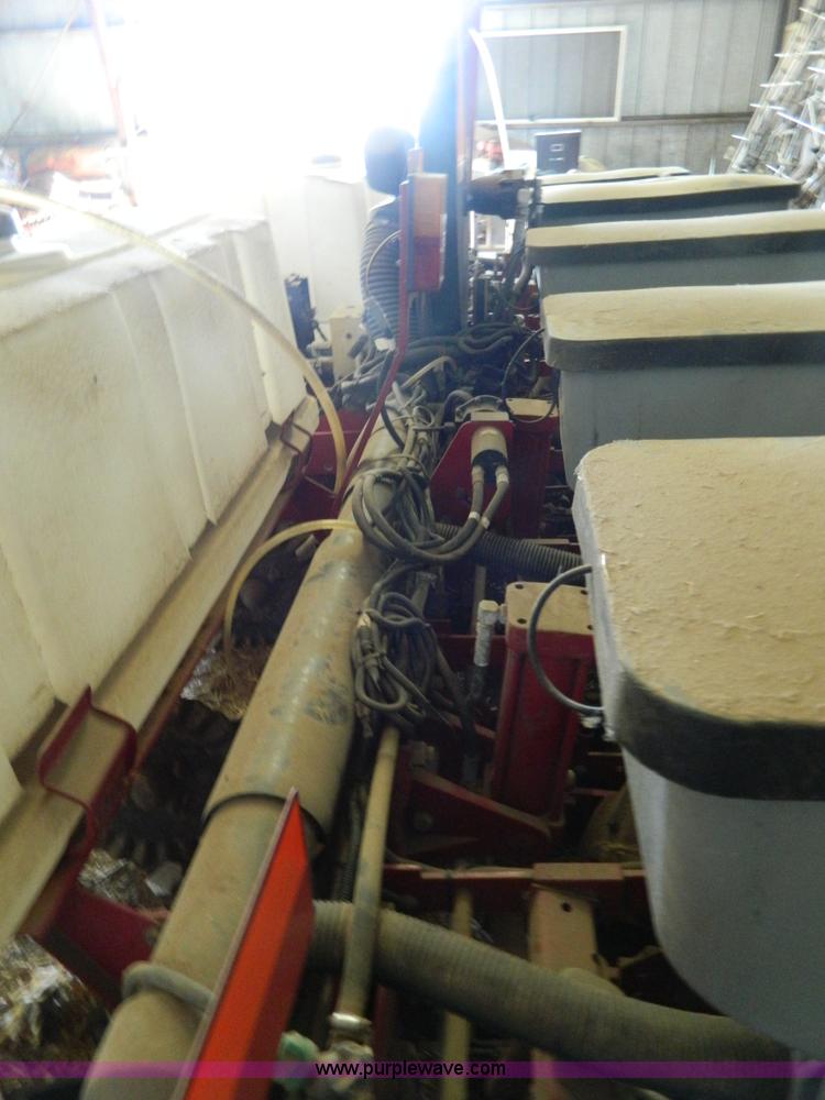 image for item B3594 2002 Case IH 1200 six row planter