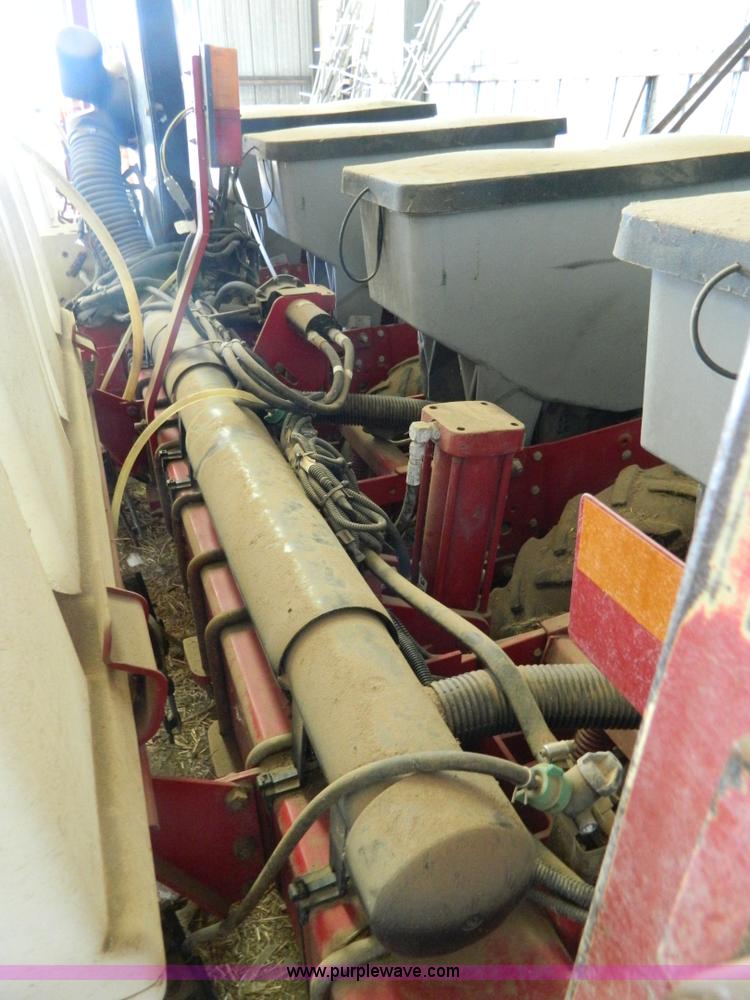 image for item B3594 2002 Case IH 1200 six row planter