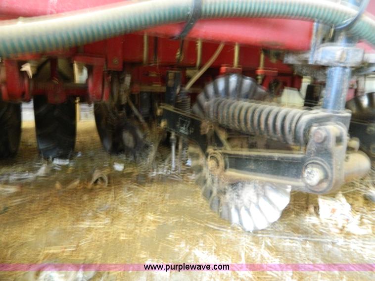 image for item B3594 2002 Case IH 1200 six row planter