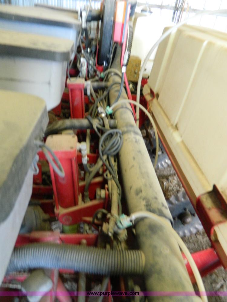 image for item B3594 2002 Case IH 1200 six row planter