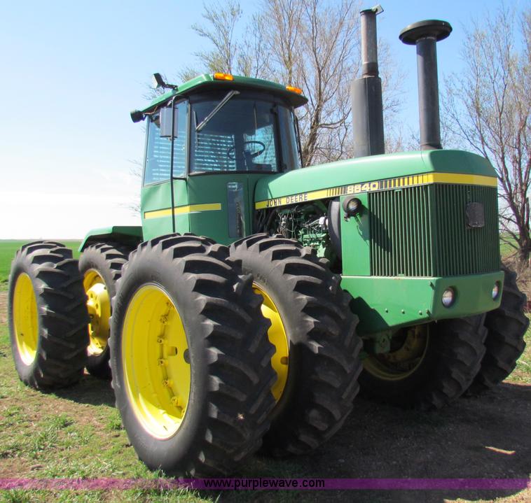 image for item B7201 1981 John Deere 8640 tractor