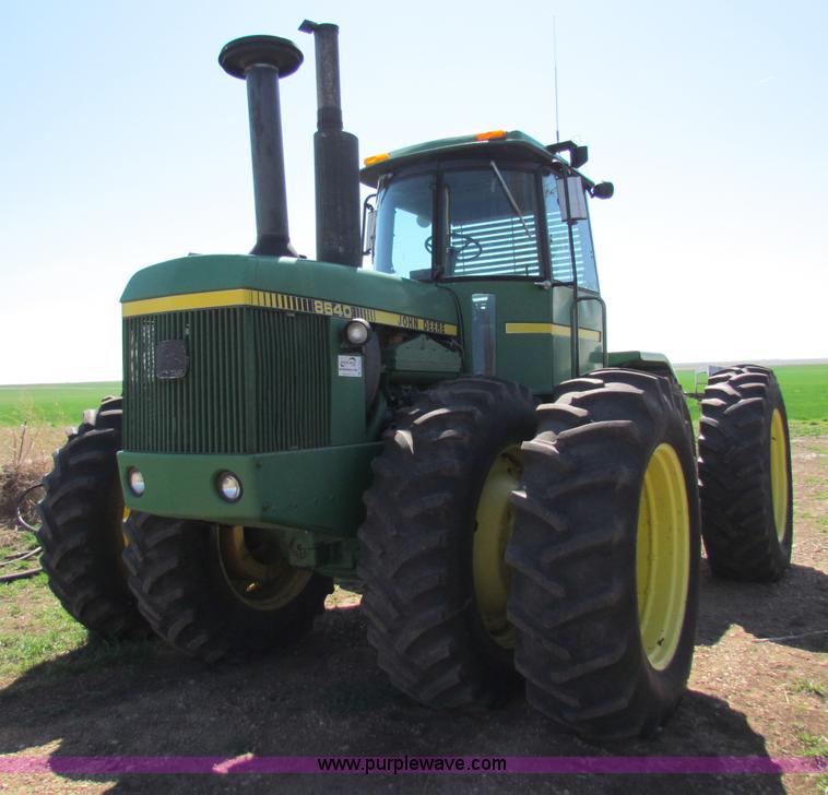 image for item B7201 1981 John Deere 8640 tractor