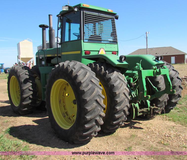 image for item B7201 1981 John Deere 8640 tractor