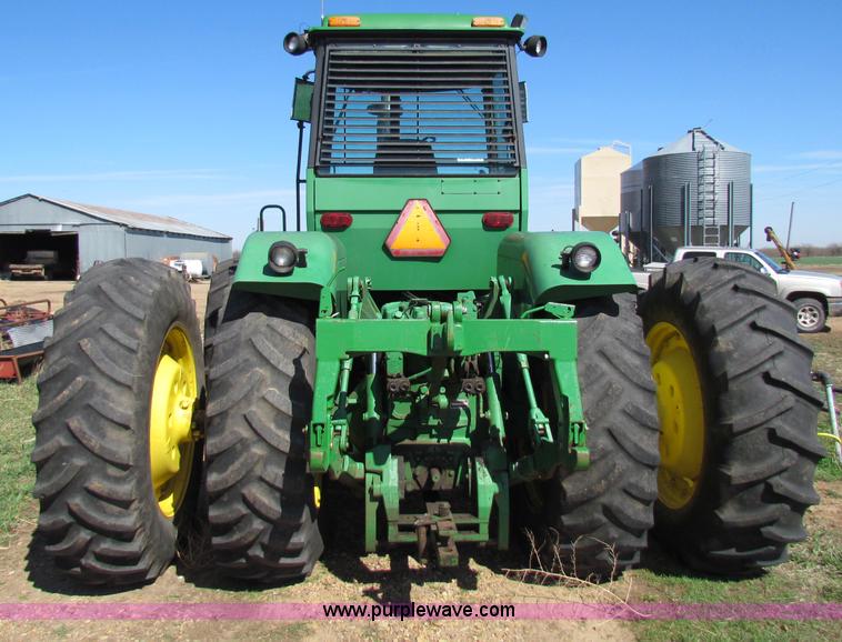 image for item B7201 1981 John Deere 8640 tractor