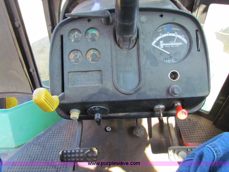 image for item B7201 1981 John Deere 8640 tractor