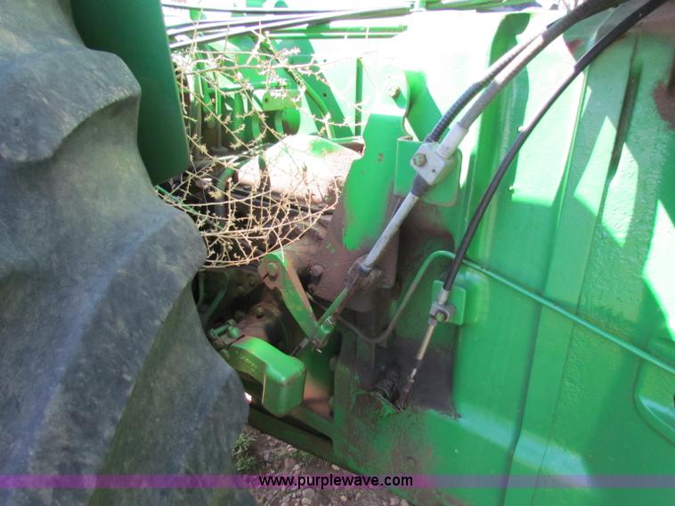 image for item B7201 1981 John Deere 8640 tractor