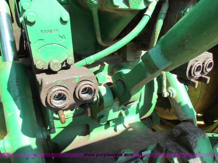 image for item B7201 1981 John Deere 8640 tractor