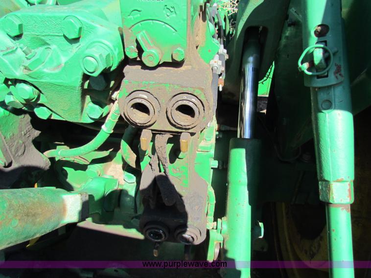 image for item B7201 1981 John Deere 8640 tractor