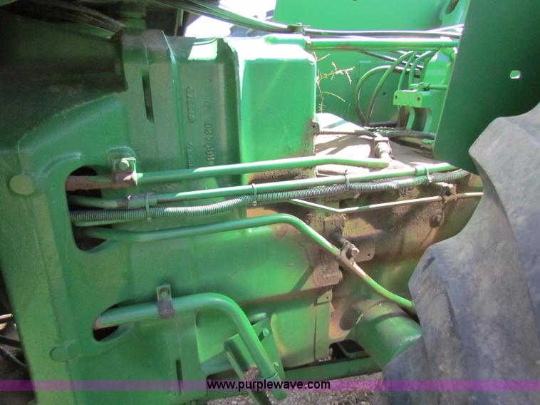 image for item B7201 1981 John Deere 8640 tractor