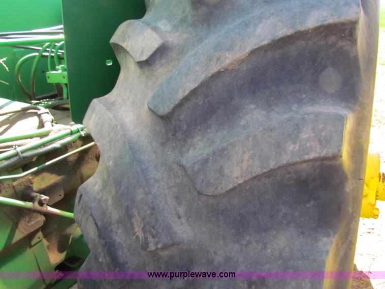 image for item B7201 1981 John Deere 8640 tractor