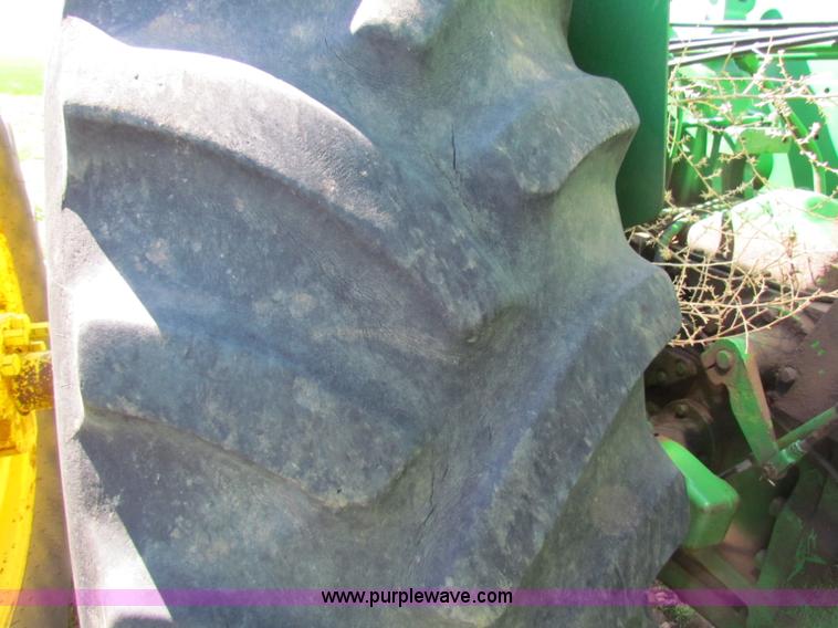 image for item B7201 1981 John Deere 8640 tractor