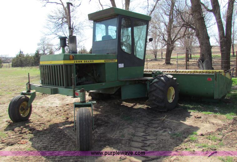 image for item B7203 John Deere 2280 swather