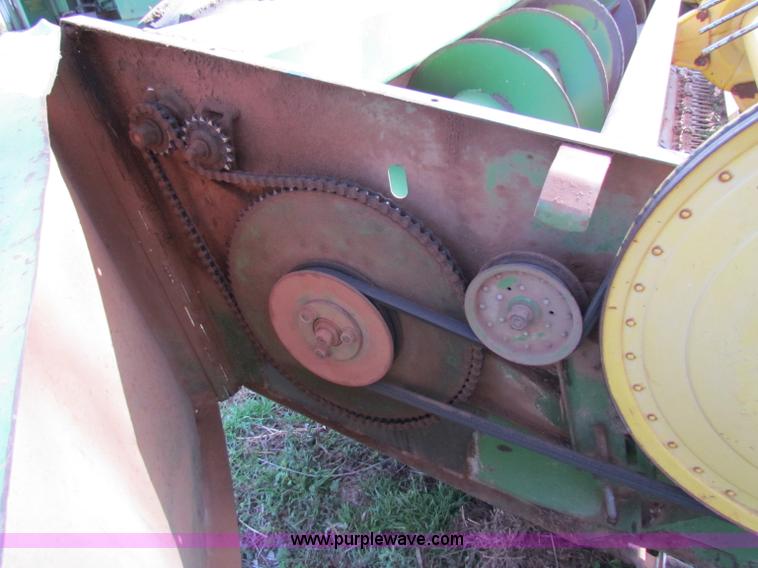 image for item B7203 John Deere 2280 swather