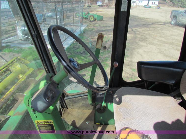 image for item B7203 John Deere 2280 swather