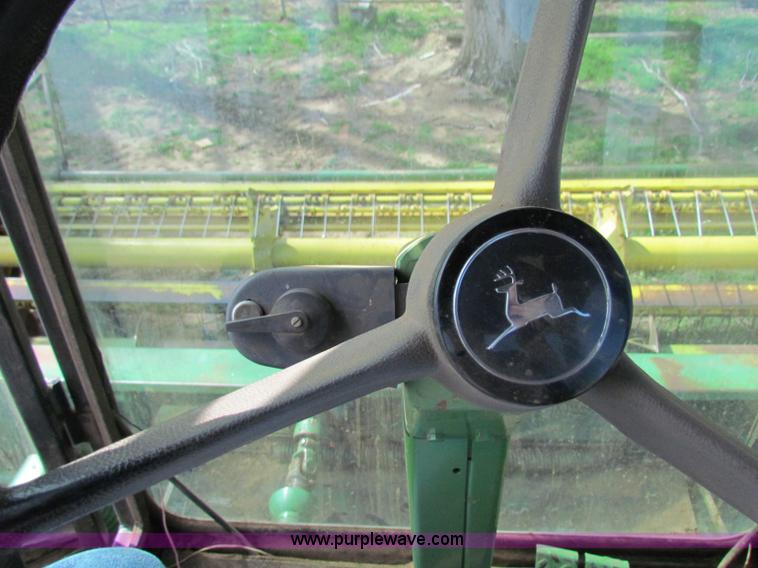 image for item B7203 John Deere 2280 swather