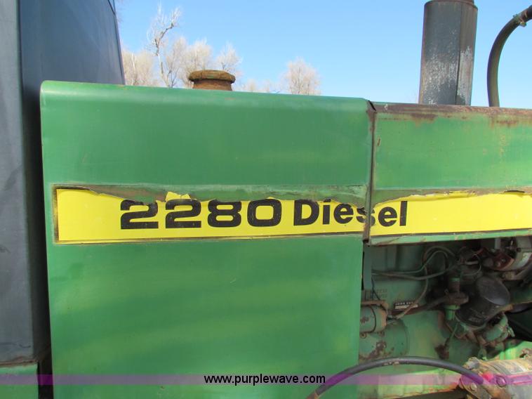 image for item B7203 John Deere 2280 swather