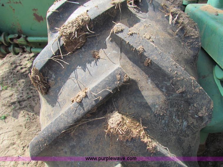 image for item B7203 John Deere 2280 swather