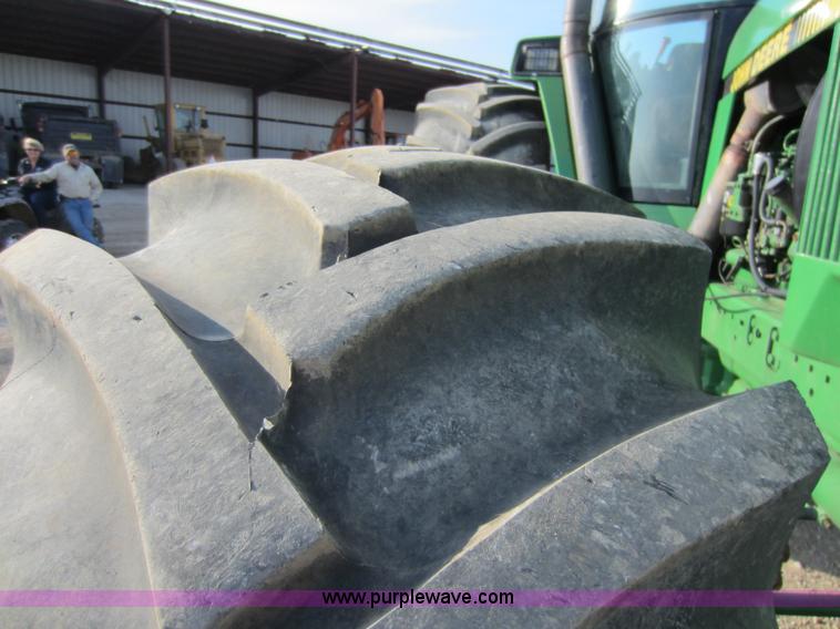 image for item C5361 1992 John Deere 4955 tractor