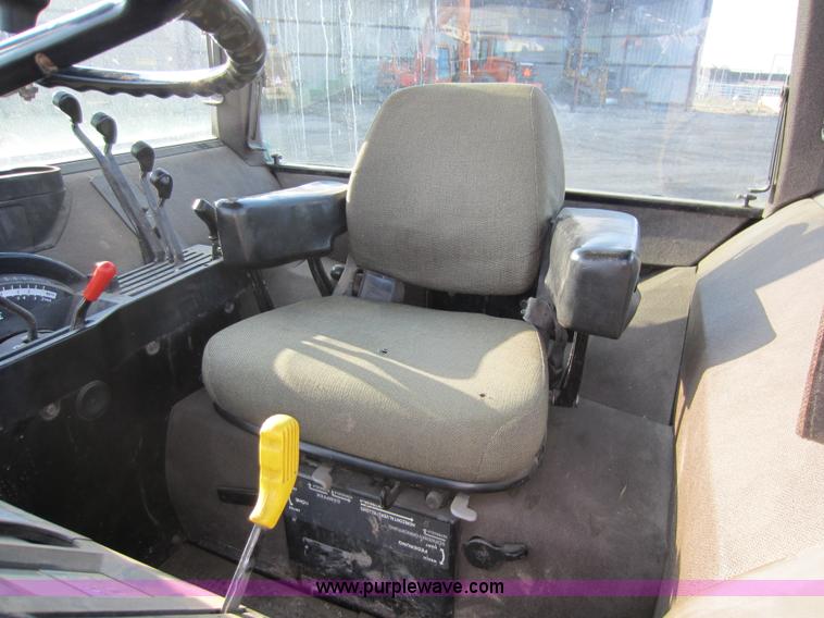 image for item C5361 1992 John Deere 4955 tractor