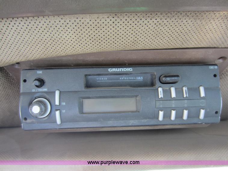 image for item C5361 1992 John Deere 4955 tractor