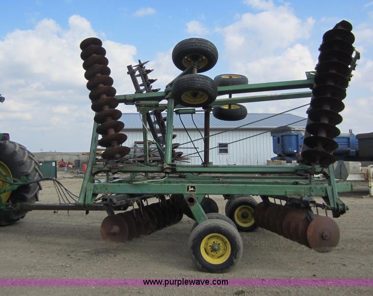 image for item C5370 John Deere 235 disk