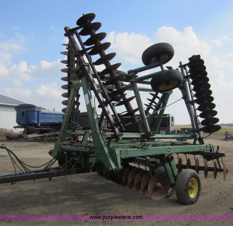 image for item C5370 John Deere 235 disk